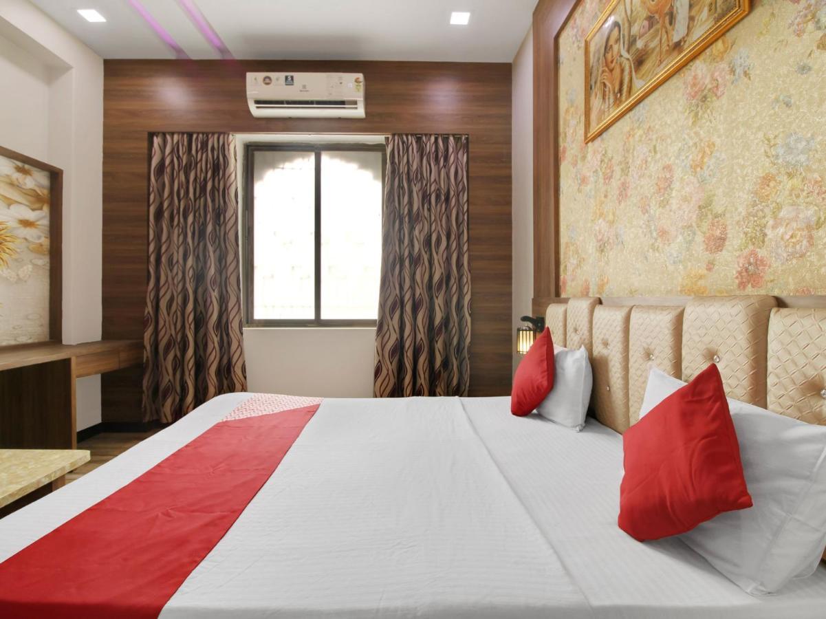 Oyo 72429 New Abhinandan Hotel Amroha Zewnętrze zdjęcie
