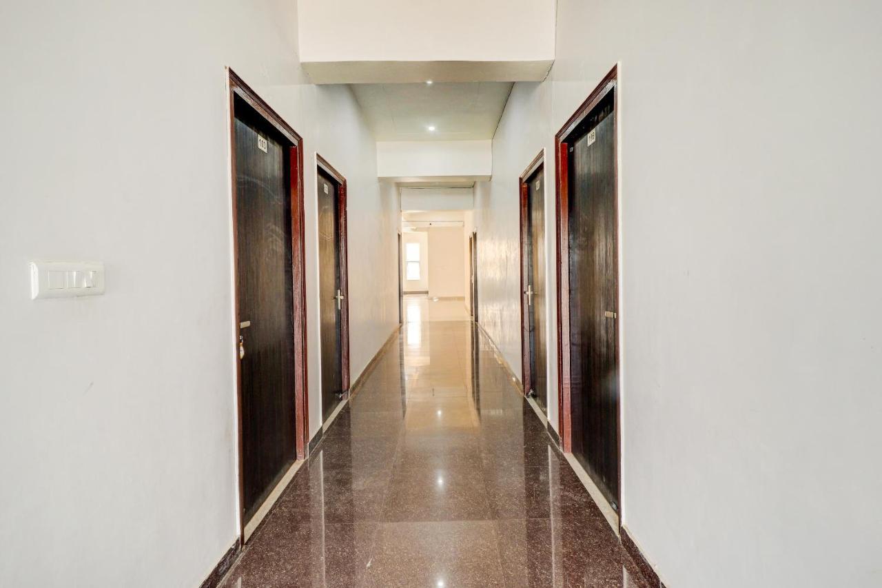 Oyo 72429 New Abhinandan Hotel Amroha Zewnętrze zdjęcie