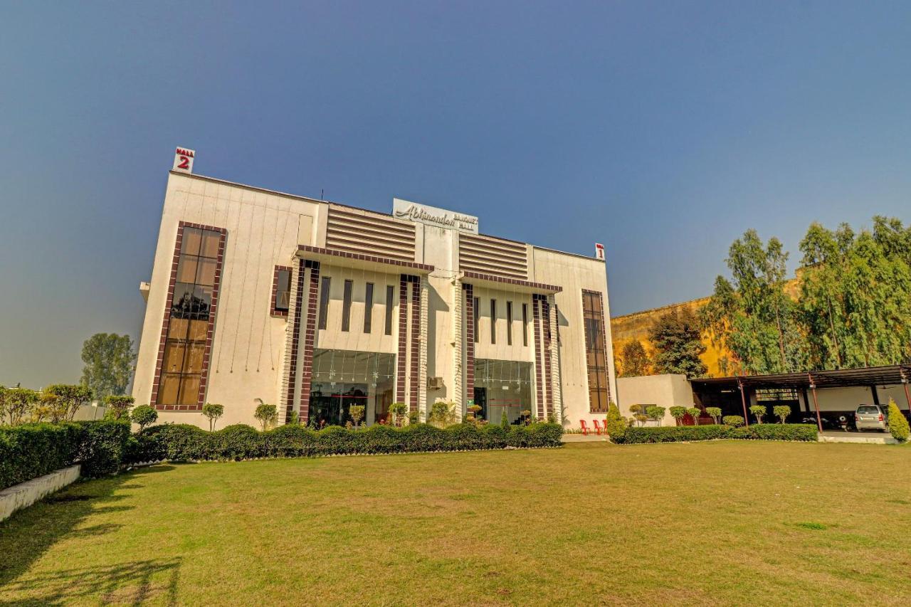 Oyo 72429 New Abhinandan Hotel Amroha Zewnętrze zdjęcie