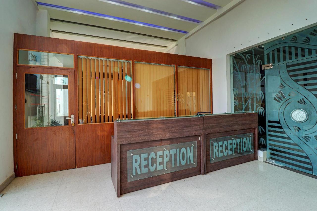 Oyo 72429 New Abhinandan Hotel Amroha Zewnętrze zdjęcie