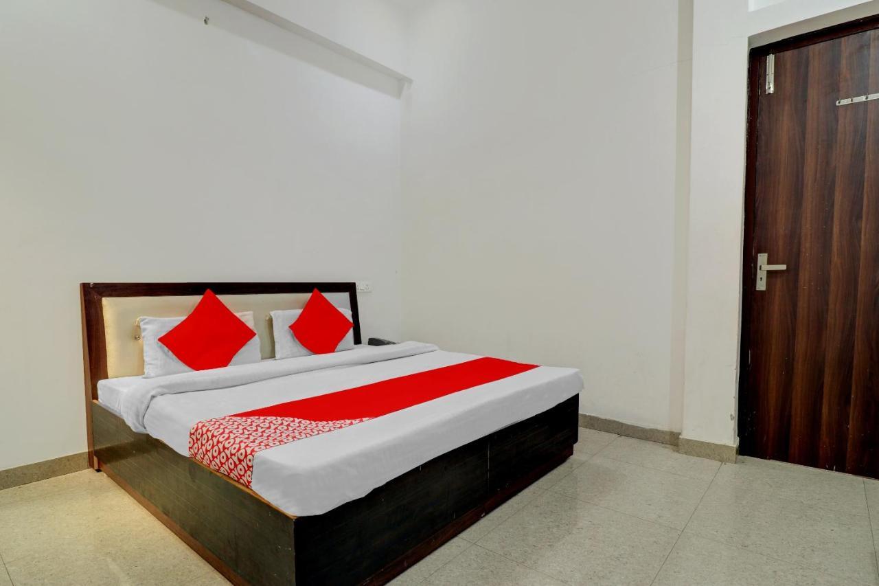 Oyo 72429 New Abhinandan Hotel Amroha Zewnętrze zdjęcie